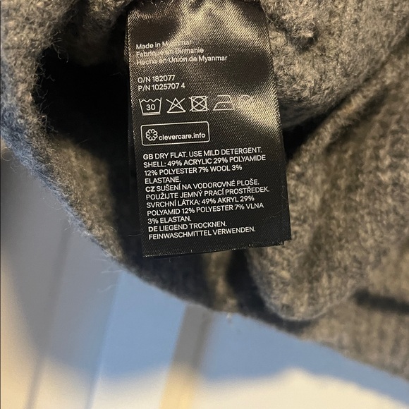 H&M Cropped Cardigan - Picture 5 of 6